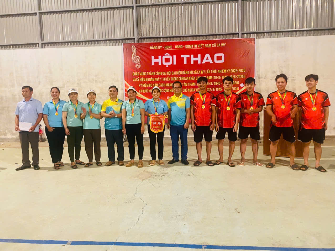 nhất kéo co